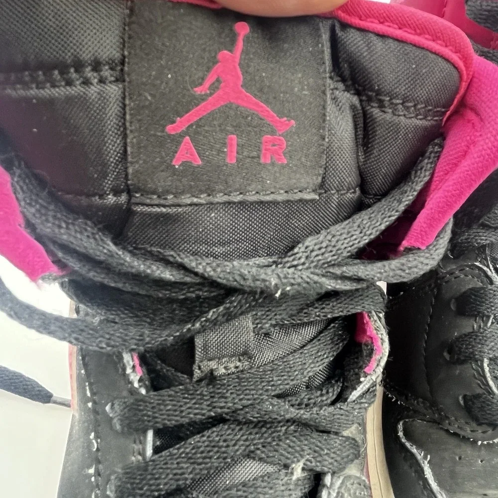 Nike Air Jordan 1 Retro High Vivid Pink‎ Sneakers Size 9Y No box
